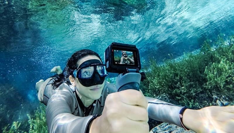 Buying the best underwater camera for snorkeling is fantastic, but which one is the best? Here we share complete buyers guide for best snorkeling camera.