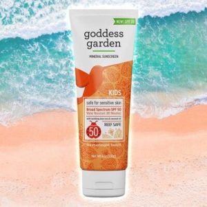 It's hugely important to pick the best snorkeling sunscreens which are reef safe and biodegradable, both for your health and the health of our reefs. 